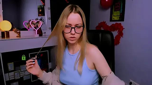 Girls: discover live performances with matured cam models, from teasing to fixations, in a variety of stunning live sex cams.