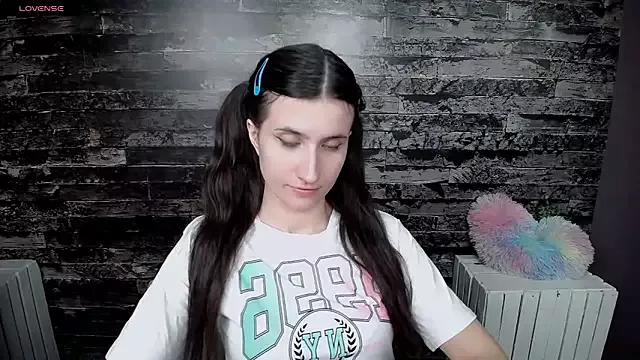 Girls: discover live performances with matured cam models, from teasing to fixations, in a variety of stunning live sex cams.