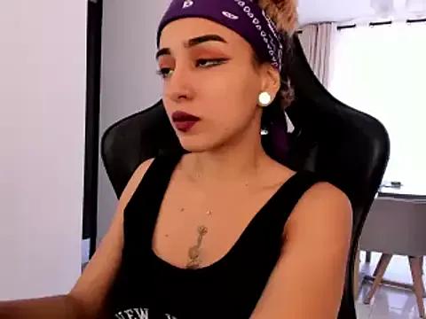 Girls: discover live performances with matured cam models, from teasing to fixations, in a variety of stunning live sex cams.