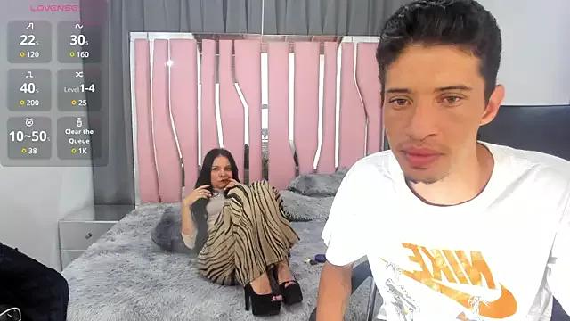 Girls: discover live performances with matured cam models, from teasing to fixations, in a variety of stunning live sex cams.
