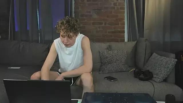 Girls: discover live performances with matured cam models, from teasing to fixations, in a variety of stunning live sex cams.