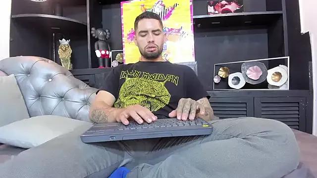 matteosantos from StripChat