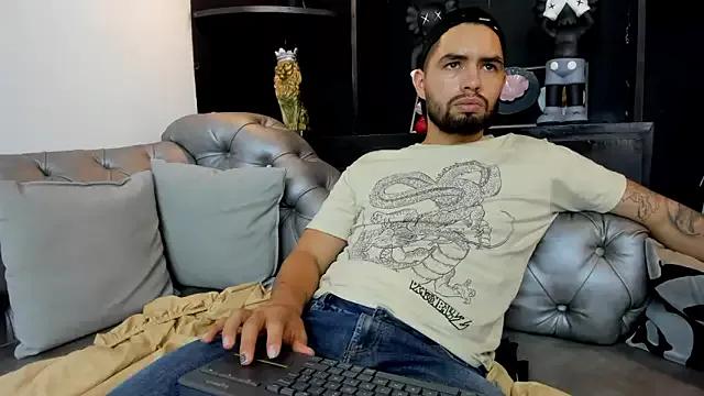matteosantos from StripChat
