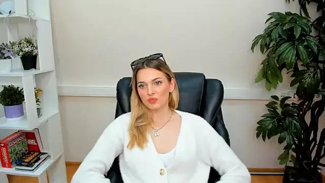 MattieAndrews from StripChat