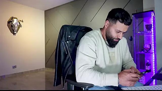 mattmasterss from StripChat is Freechat