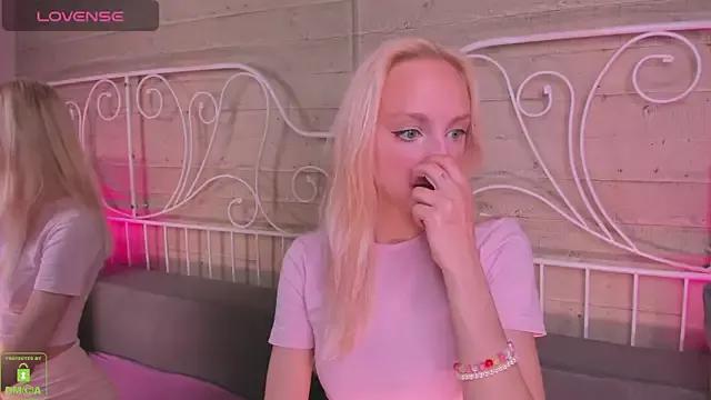 maya_snow from StripChat