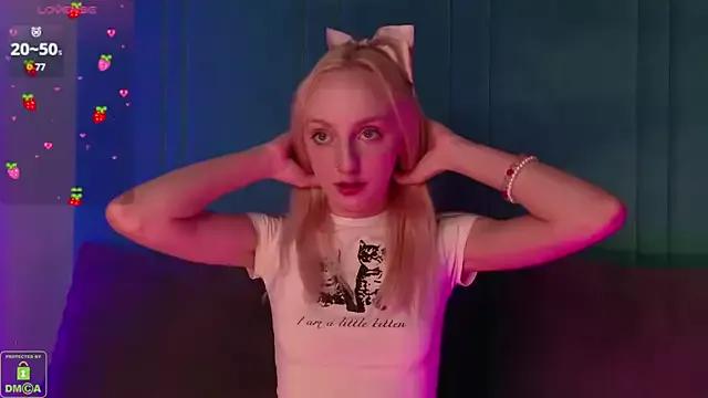 maya_snow from StripChat is Freechat