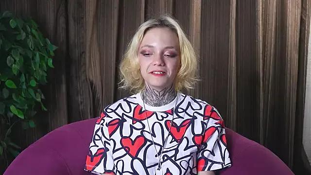MaydaCharton from StripChat is Freechat