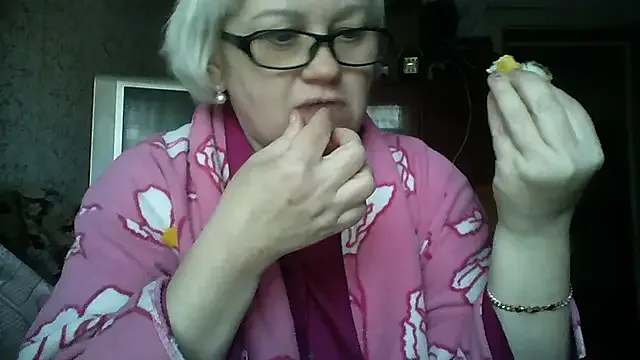 Mayya4321 on StripChat
