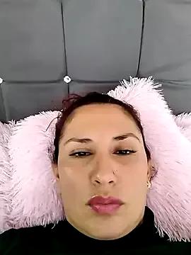 Girls: discover live performances with matured cam models, from teasing to fixations, in a variety of stunning live sex cams.
