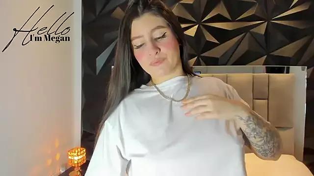 Girls: discover live performances with matured cam models, from teasing to fixations, in a variety of stunning live sex cams.