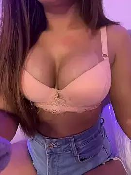Girls: discover live performances with matured cam models, from teasing to fixations, in a variety of stunning live sex cams.