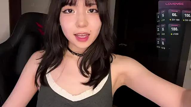 Girls: discover live performances with matured cam models, from teasing to fixations, in a variety of stunning live sex cams.
