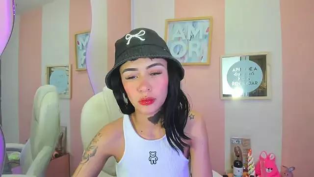 Girls: discover live performances with matured cam models, from teasing to fixations, in a variety of stunning live sex cams.