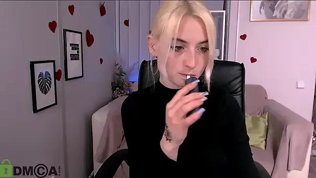 Girls: discover live performances with matured cam models, from teasing to fixations, in a variety of stunning live sex cams.
