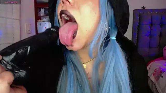 Melissa_adamsxxx from StripChat is Freechat