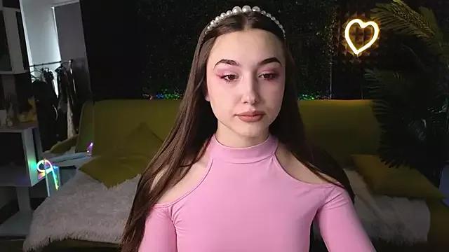 Girls: discover live performances with matured cam models, from teasing to fixations, in a variety of stunning live sex cams.