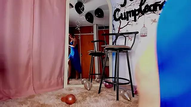 melly_xo from StripChat