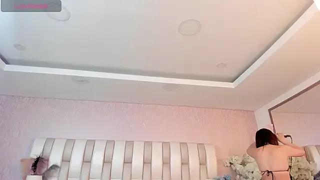 Girls: discover live performances with matured cam models, from teasing to fixations, in a variety of stunning live sex cams.