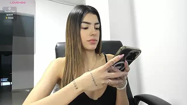 Girls: discover live performances with matured cam models, from teasing to fixations, in a variety of stunning live sex cams.