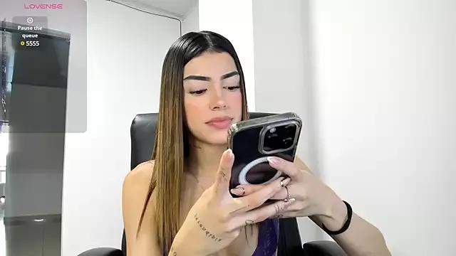 Girls: discover live performances with matured cam models, from teasing to fixations, in a variety of stunning live sex cams.