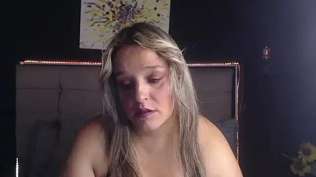 mhia_bigboobs from StripChat is Freechat