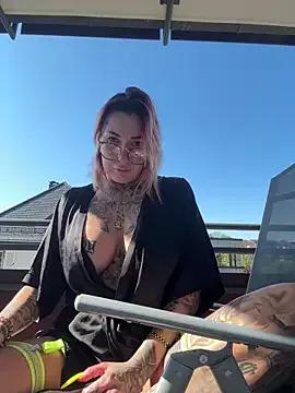 Mia-Fuchs from StripChat is Freechat