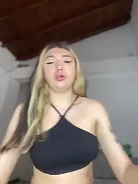 Mia__Gray from StripChat is Freechat