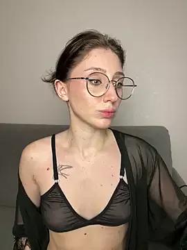 MiaaLoveeee from StripChat