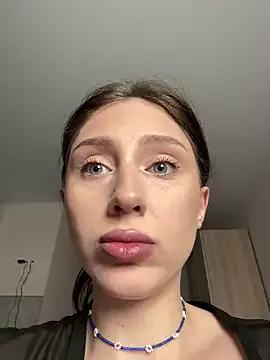 MiaaLoveeee from StripChat