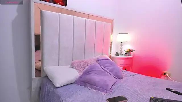 Girls: discover live performances with matured cam models, from teasing to fixations, in a variety of stunning live sex cams.