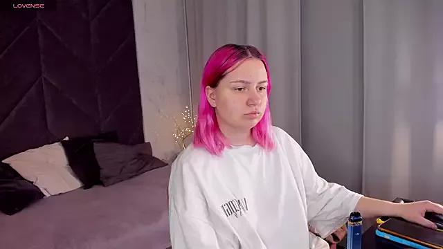Girls: discover live performances with matured cam models, from teasing to fixations, in a variety of stunning live sex cams.