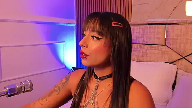 MiiaaMoonroee on StripChat