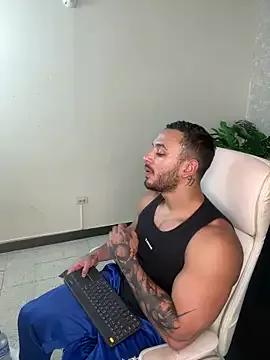 Girls: discover live performances with matured cam models, from teasing to fixations, in a variety of stunning live sex cams.