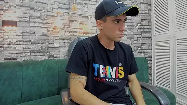 mike_whitee from StripChat is Freechat