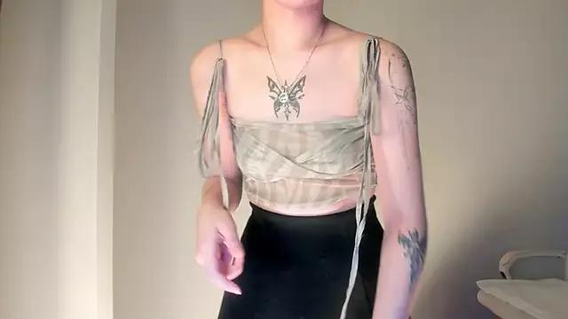Girls: discover live performances with matured cam models, from teasing to fixations, in a variety of stunning live sex cams.
