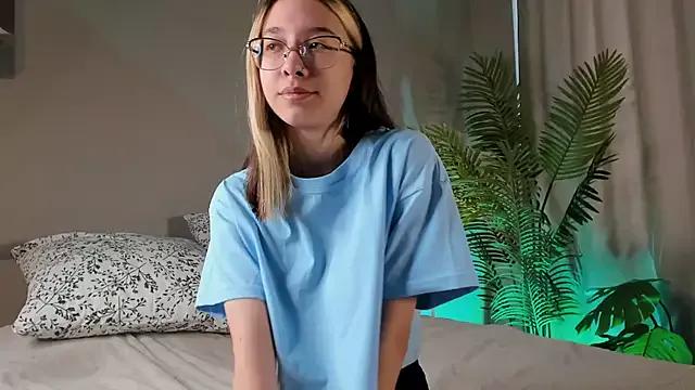 Girls: discover live performances with matured cam models, from teasing to fixations, in a variety of stunning live sex cams.