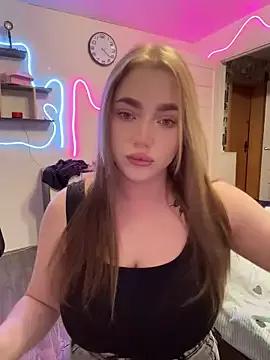 Milana_mil from StripChat is Freechat