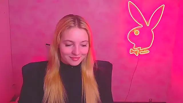Girls: discover live performances with matured cam models, from teasing to fixations, in a variety of stunning live sex cams.