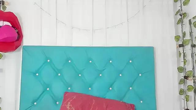 Girls: discover live performances with matured cam models, from teasing to fixations, in a variety of stunning live sex cams.