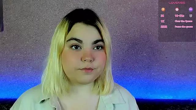 MilkSteps from StripChat is Freechat