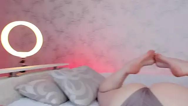 Girls: discover live performances with matured cam models, from teasing to fixations, in a variety of stunning live sex cams.