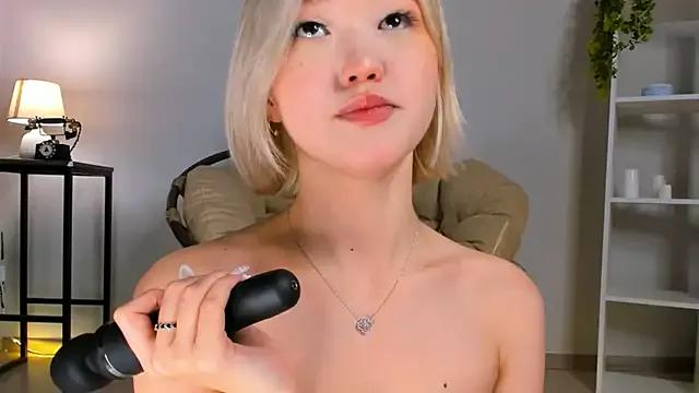 milli_sun_ from StripChat
