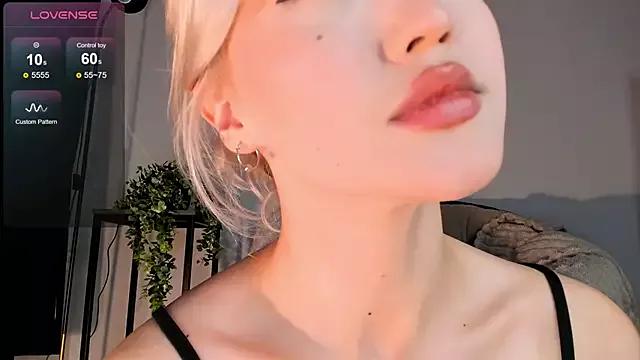 milli_sun_ from StripChat