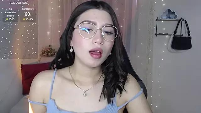 Girls: discover live performances with matured cam models, from teasing to fixations, in a variety of stunning live sex cams.