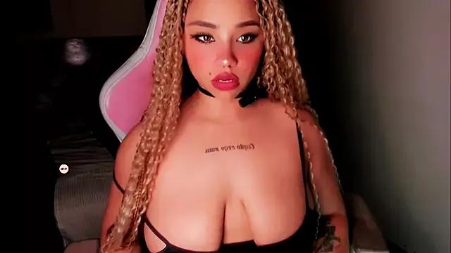 Girls: discover live performances with matured cam models, from teasing to fixations, in a variety of stunning live sex cams.