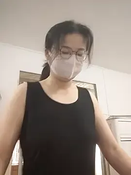 miniiceyya on StripChat