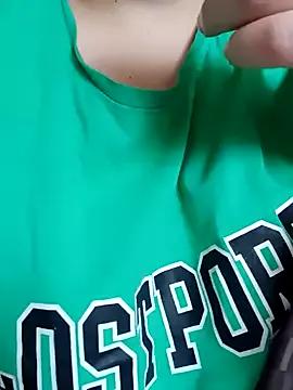 minikkiz from StripChat