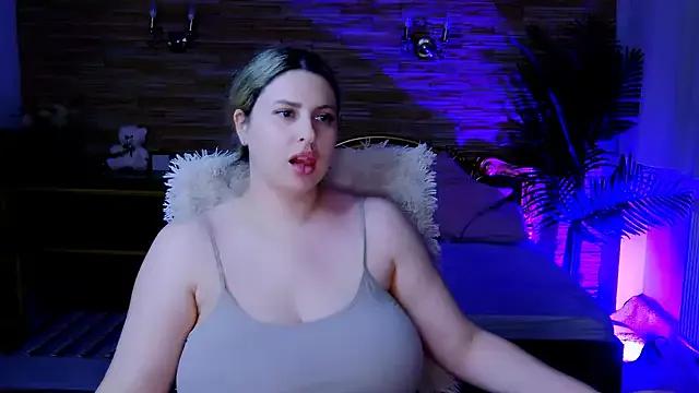 MiraHaze from StripChat is Freechat