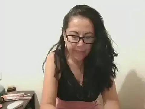 Girls: discover live performances with matured cam models, from teasing to fixations, in a variety of stunning live sex cams.